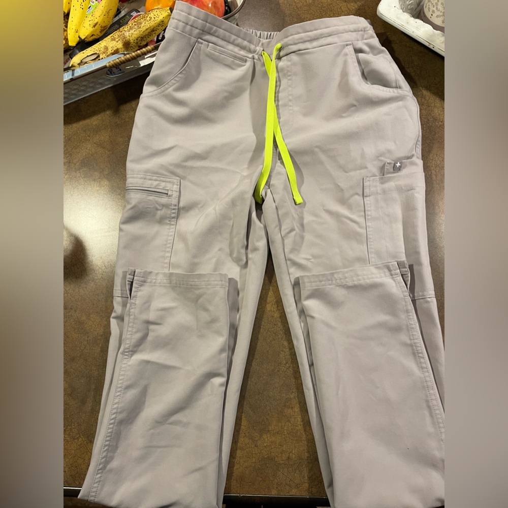 Khaki FIGS XSmall/Tall scrub bottoms